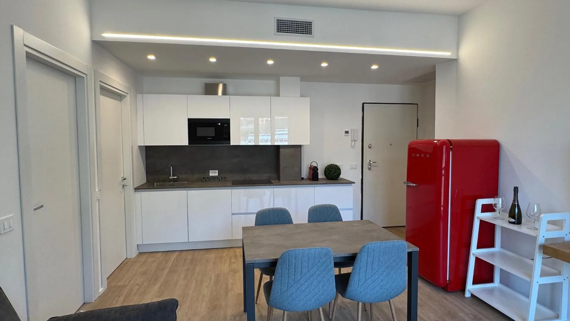 Como Suite Lake View דירה